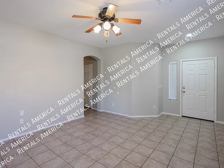 16926 W Nottingham Way — Photo 5