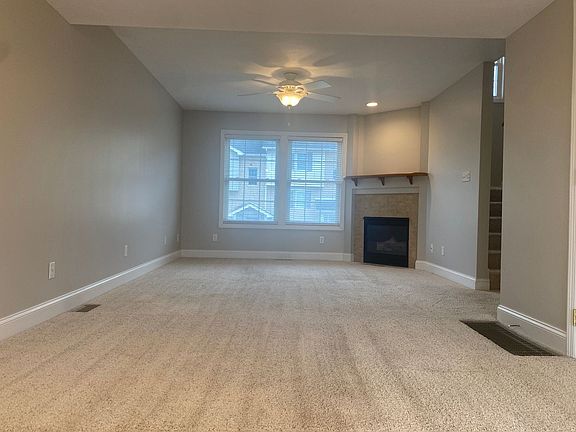 4th image of 971 Ashton Pl