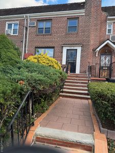 10252 63rd Avenue, Forest Hills, NY, 11375