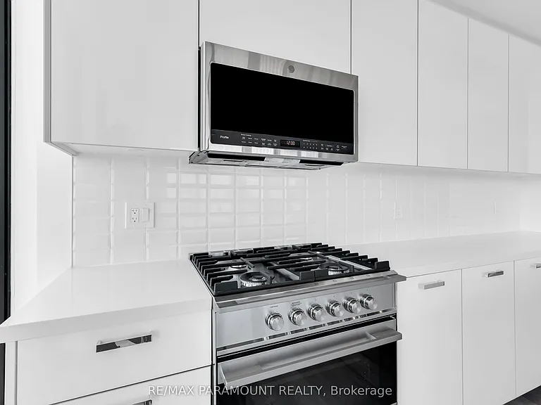 284 King St E #3104 — Photo 14