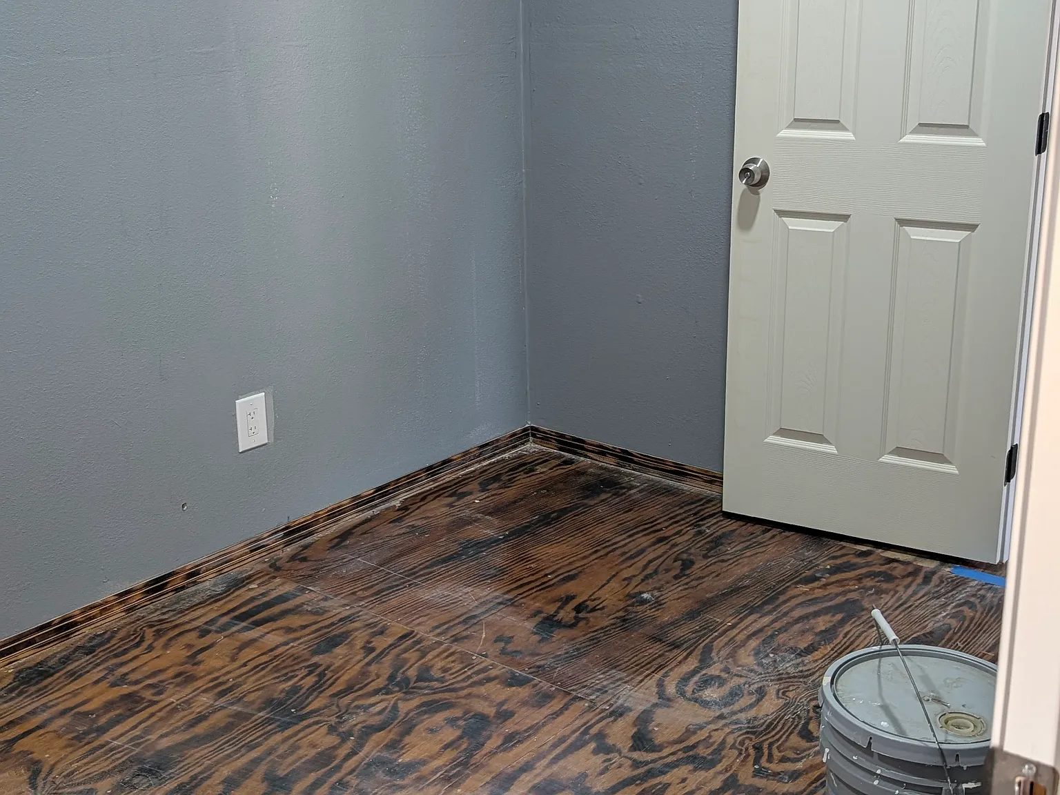 2 bed, 740 sqft, $900 — Photo 2