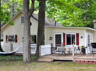 55621 Forest Beach Dr, Eau Claire, MI 49111