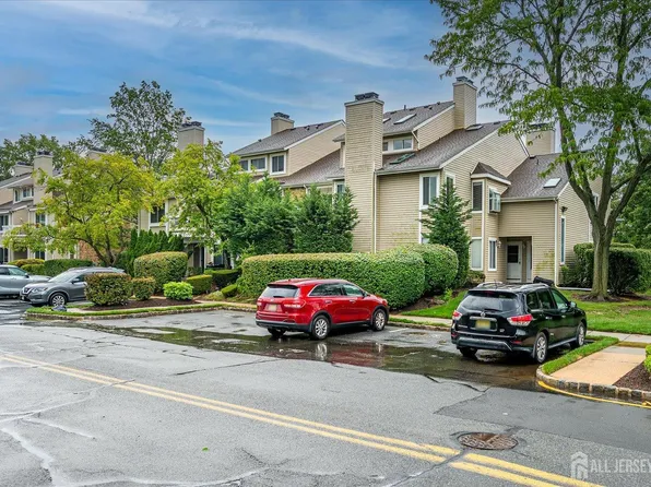 2 Farnham Sq, Parlin, NJ 08859