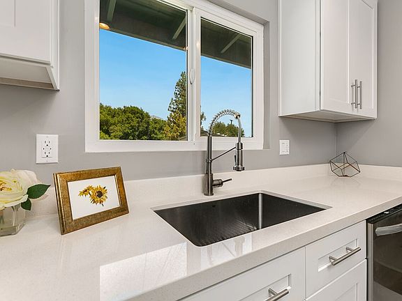 5th image of 1510 N Allen Ave #C