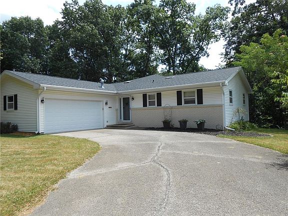 3rd image of 2766 Whippoorwill Dr