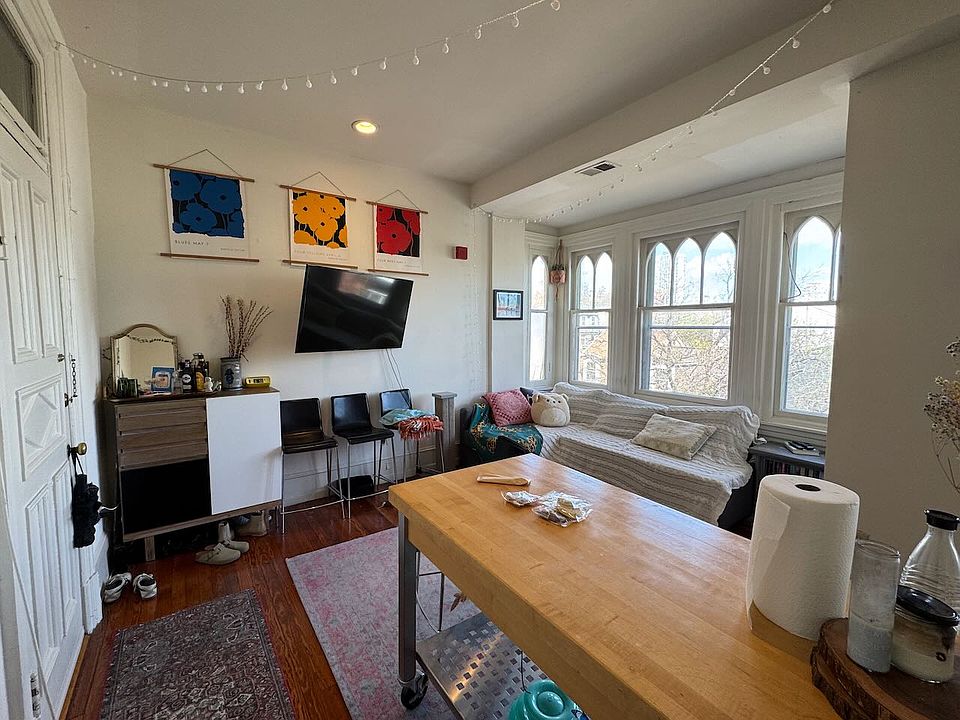 1st image of 1300 Pine St APT 4R