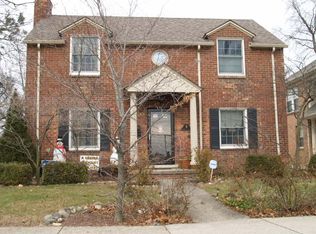 10154 Ludlow Ave, Huntington Woods, MI 48070