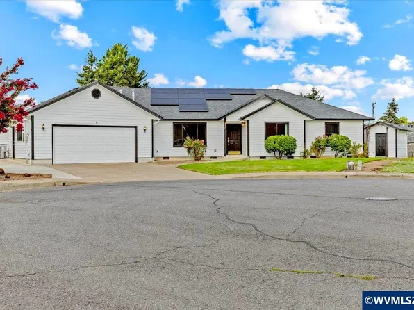 210 SE Ironwood Ave, Dallas, OR 97338