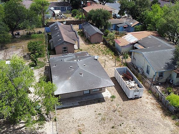 2nd image of 202 W 3rd St