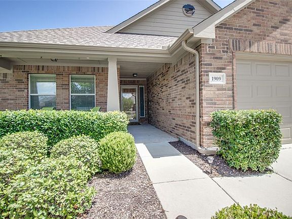 4th image of 1909 Havenbrook Dr