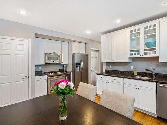 4th image of 63 Sawyer Ave #1