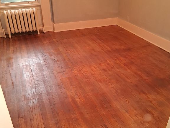 2nd image of 598 John St Unit 1