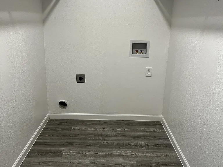 Grapeland Apartments — Photo 17