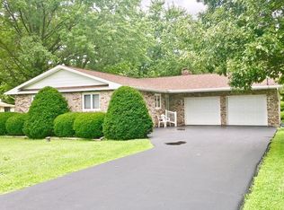 17625 Hickory Hills Rd, Sterling, IL 61081