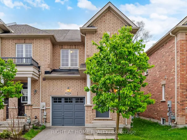110 Highland Rd E #20, Kitchener, ON N2M 3S1