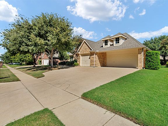 2nd image of 1302 Rosebriar Ln