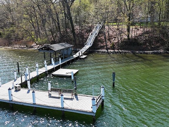 3rd image of 2237 Garrity Rd