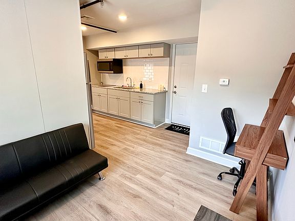 5th image of 1902 S Broadway St #0B-1Ba