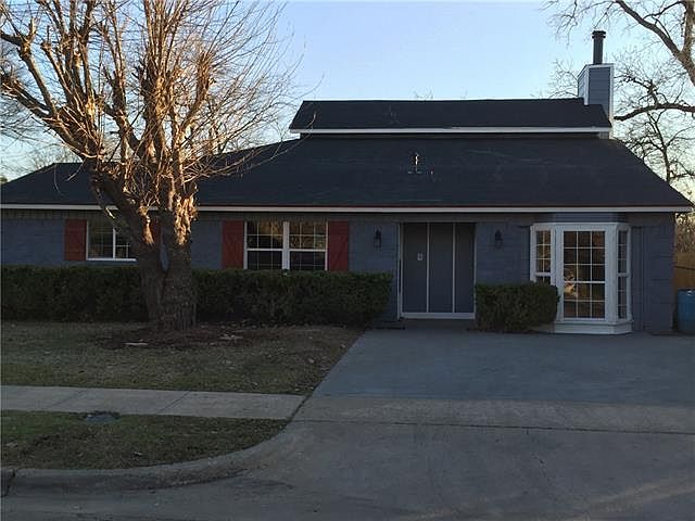 1st image of 1024 Daniels Dr