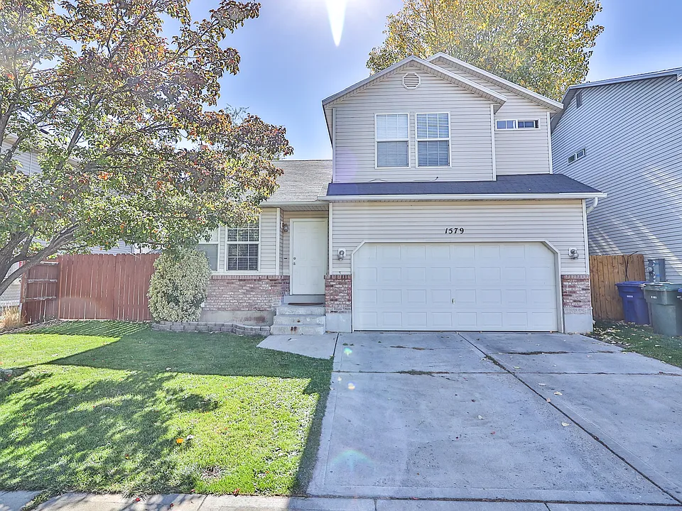 1579 Blue Grouse Way