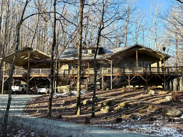 121 Red Oak Ln, Brevard, NC 28712