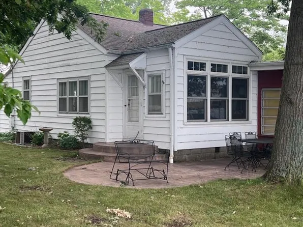 8817 E Wesley Ln, North Webster, IN 46555