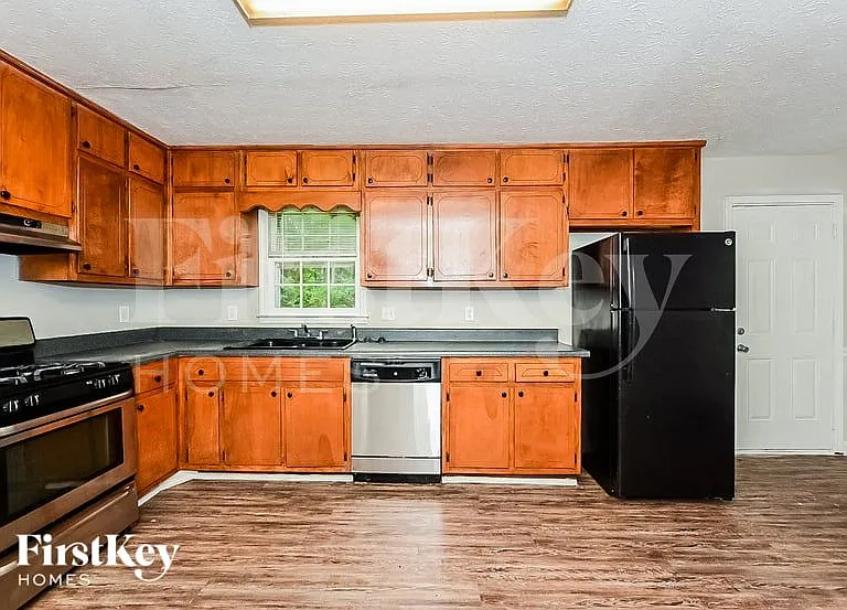 1247 Mountain Dr NE — Photo 4