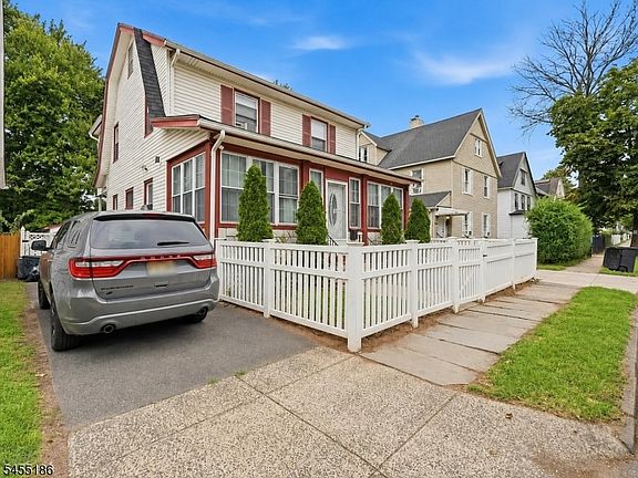 3rd image of 183 Brighton Ave