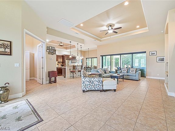 3rd image of 5233 SW 18th Ave