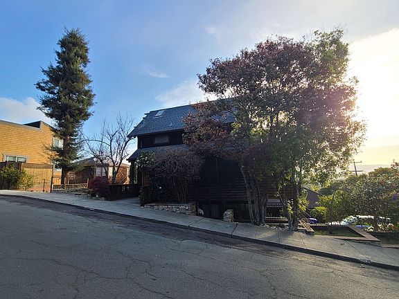 2nd image of 456 W Richmond Ave #456