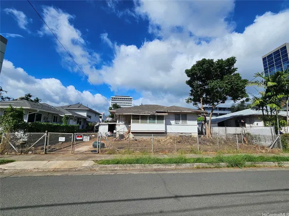 1140 Elm St, Honolulu, HI 96814