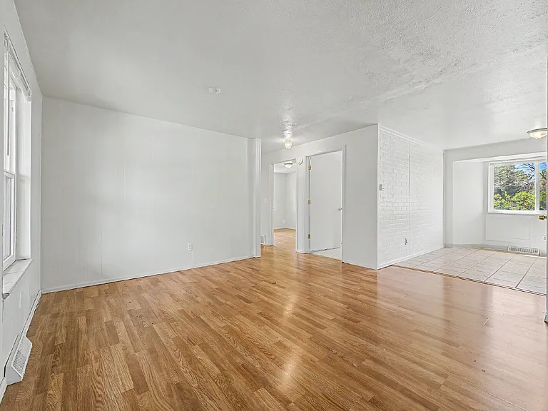 2519 Danbury Dr — Photo 6