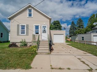 2512 12th St, Two Rivers, WI 54241
