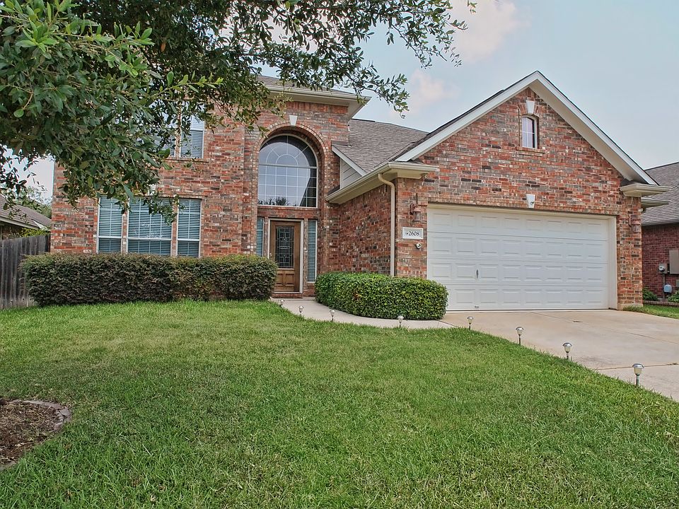 1st image of 2608 Crestfield Pl