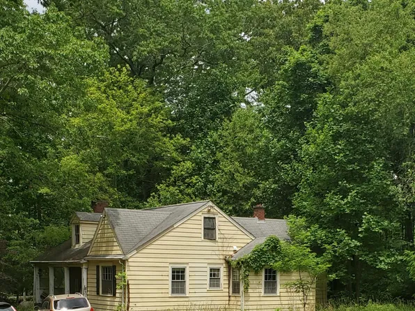 1745 Kings Store Rd NE, Check, VA 24072