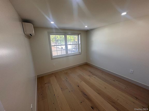 5th image of 2034 Colden Avenue