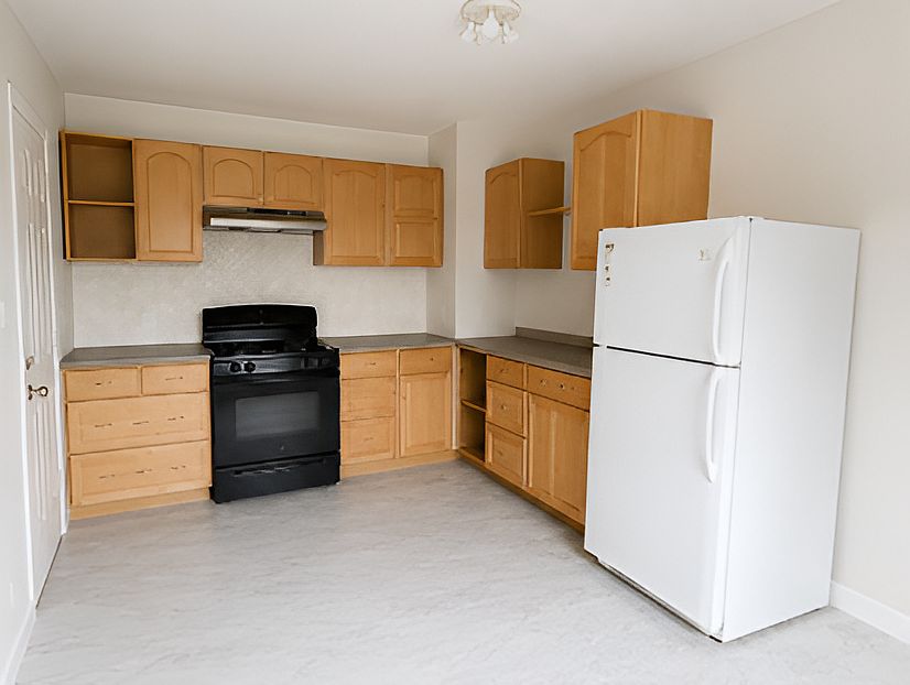 1st image of 1298 Hastings St E #6
