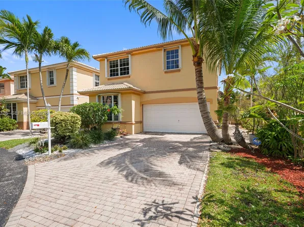 1282 Grant Ct, Hollywood, FL 33019