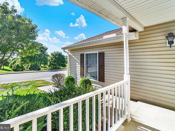 2nd image of 3097 Lakefield Rd #3097