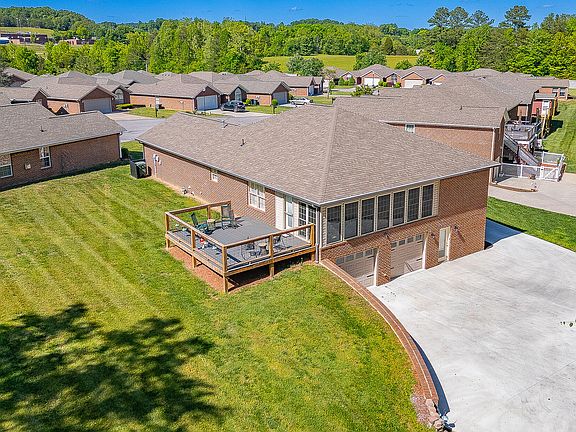 4th image of 283 Crockett Dr