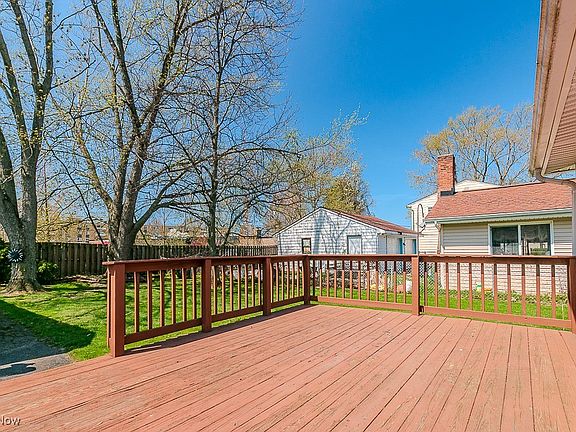 5th image of 200 Parkway Dr