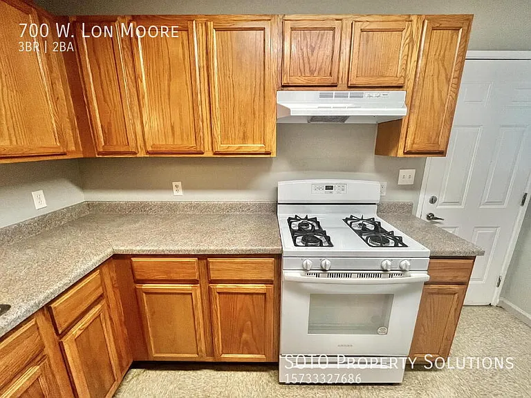 700 W Lon Moore St — Photo 15