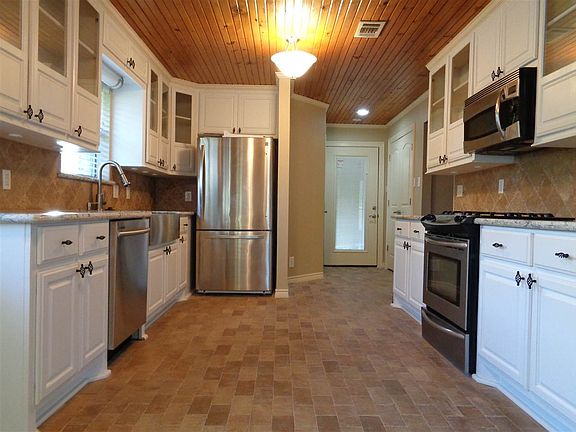5th image of 125 Woodsong St