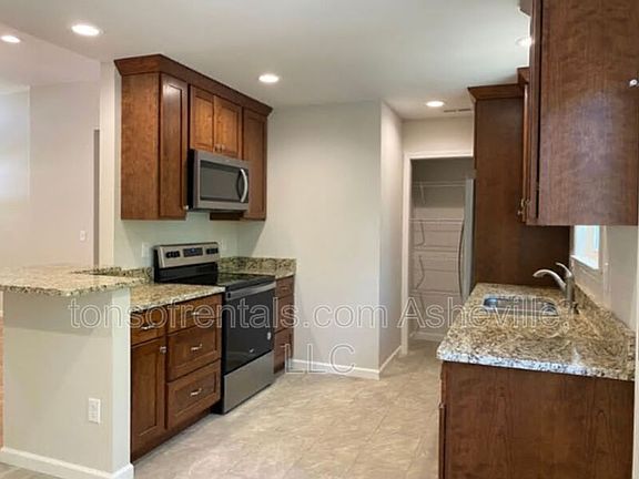 5th image of 51 John Halford Ct