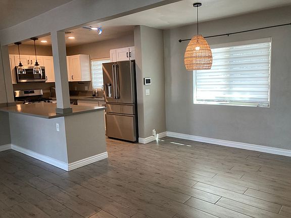 3rd image of 2919 E Toledo Pl