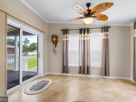 5th image of 39 Queen Eleanor Dr