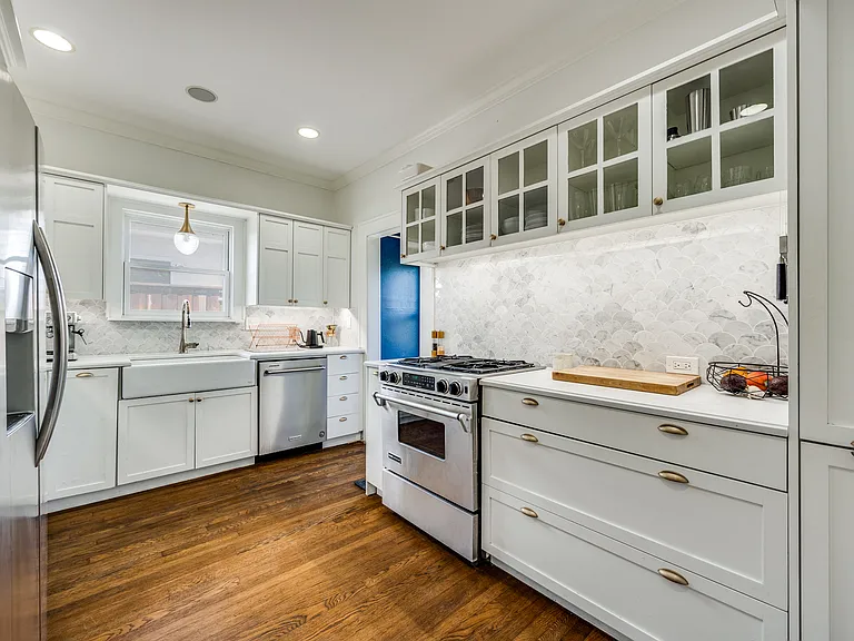 6915 Clayton Ave — Photo 7