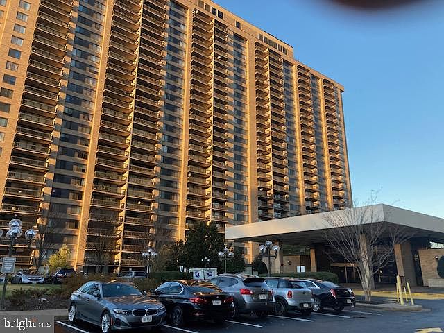 1st image of 3701 S George Mason Dr Unit 314