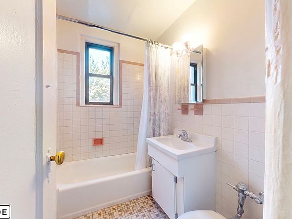 4th image of 410 State St APT 35