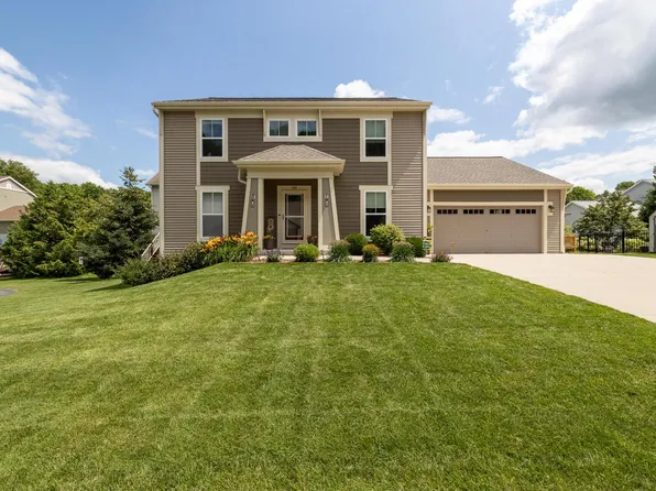 504 Drumlin COVE, Slinger, WI 53086